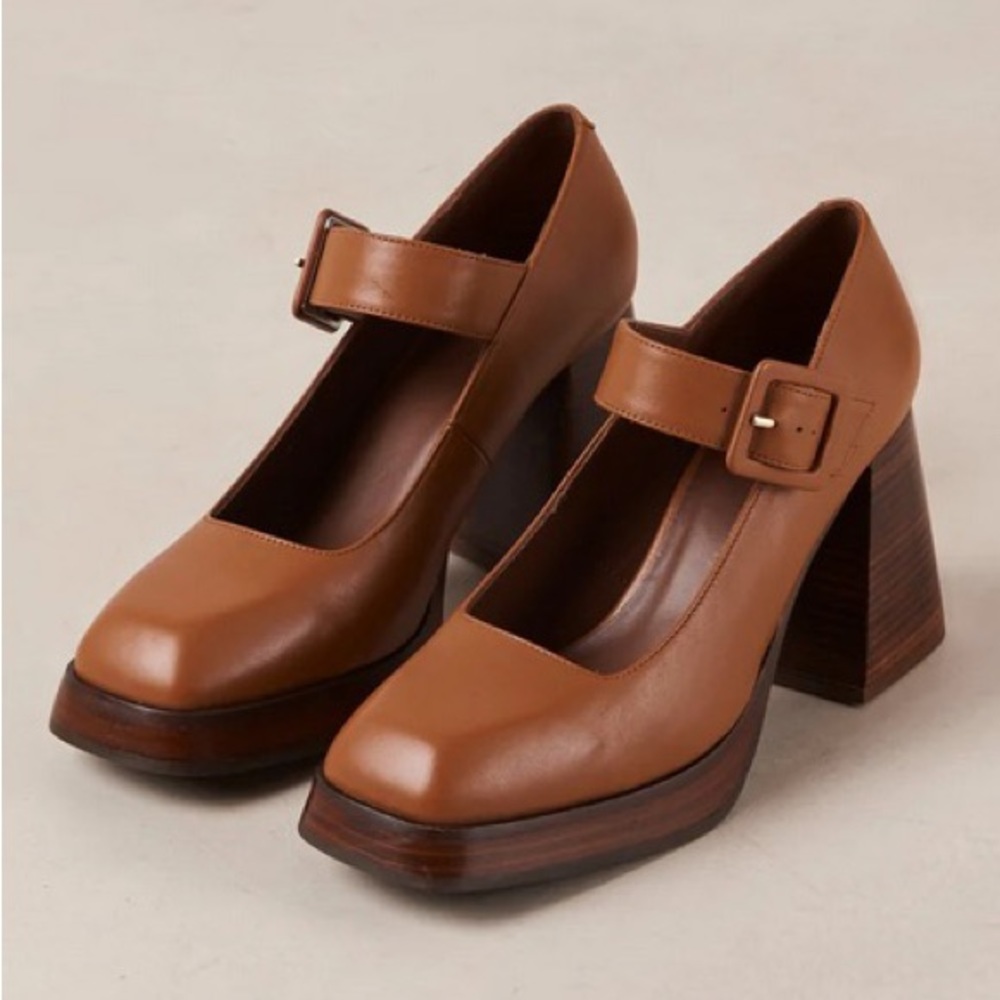 Size 6 Oregon Alohas Brown NWOT